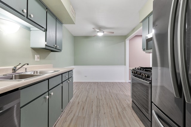 Building Photo - 817 Wellington Ave