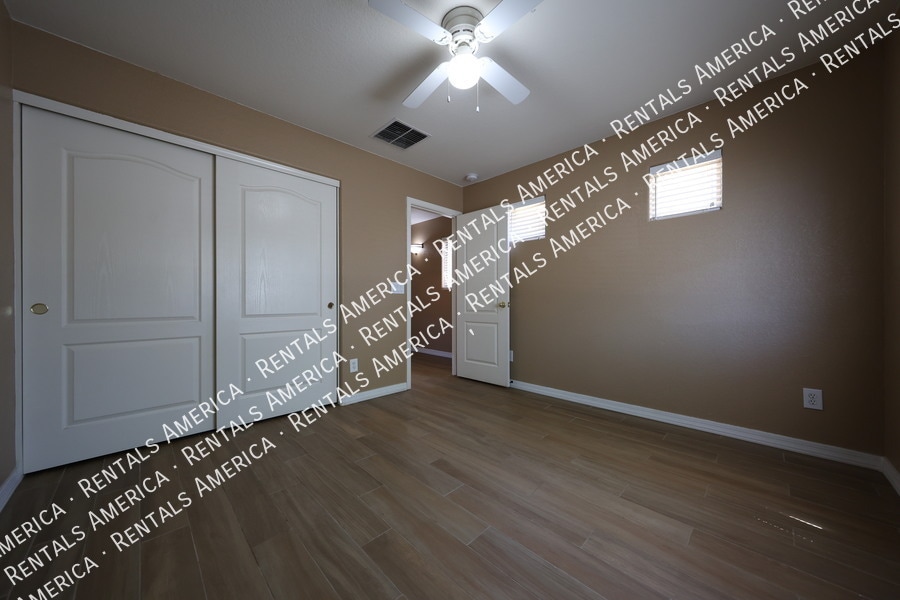 Building Photo - 42604 W Oakland Dr