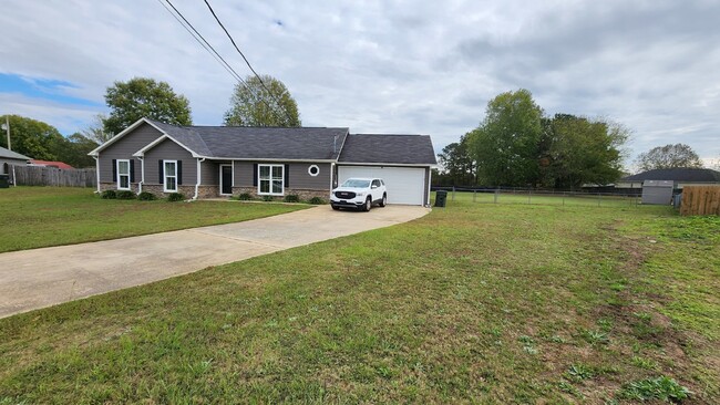 Building Photo - Fort Moore Area