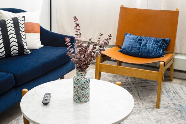 Building Photo - 100 William St