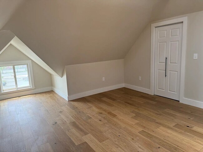 Building Photo - 41 Fernwood Ave