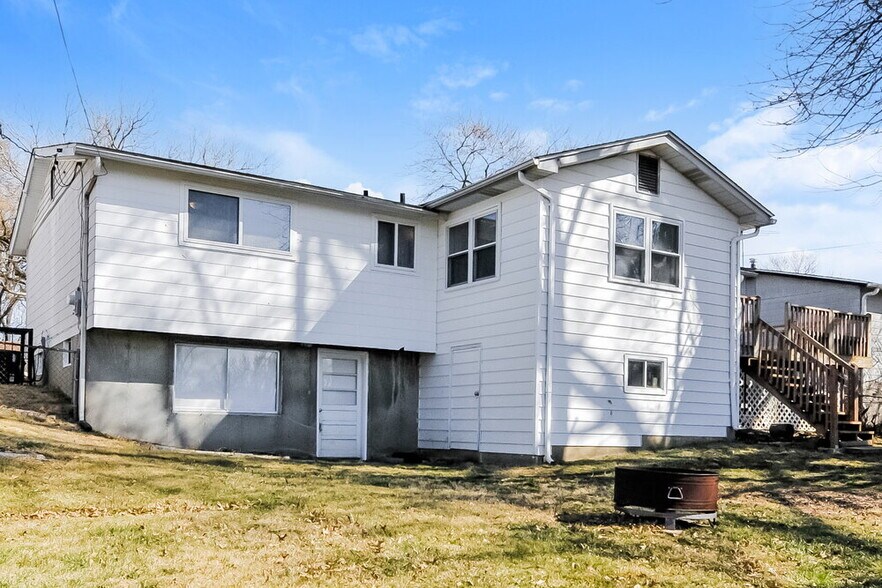 Building Photo - 1570 Tahoe Dr