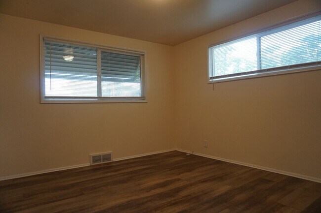 Building Photo - Nice 3 Bedroom West Valley Family Home