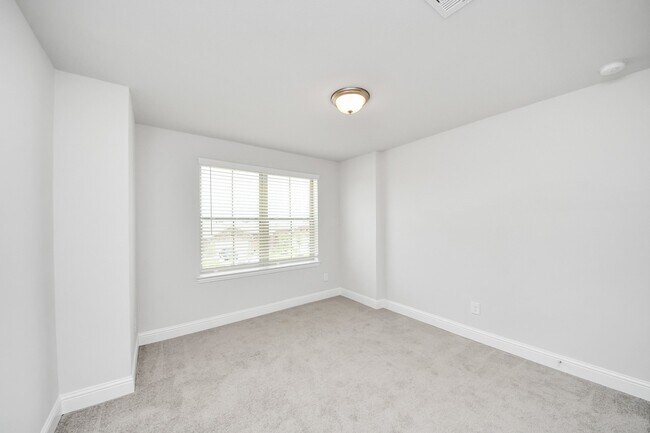 Building Photo - 448 Long Beach Bay Dr