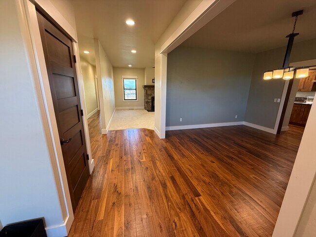 Building Photo - 45 Spain Bridge Cir Dr