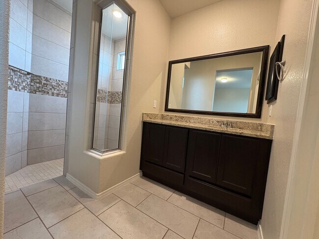 Building Photo - Home for rent in Socorro