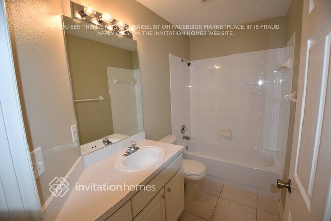 Building Photo - 4635 Sanibel Way