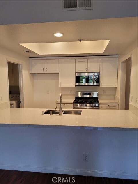 Building Photo - 2563 Plaza del Amo Plz