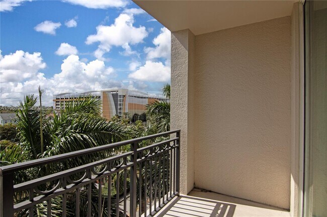 Building Photo - 550 Okeechobee Blvd