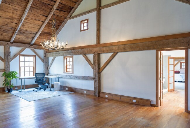 Building Photo - Orcas Landing Custom Built Luxury Home