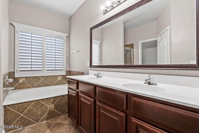 Building Photo - 14229 Bluesky Point Ct