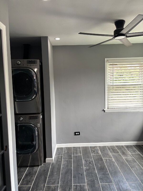 Building Photo - 10624 Mayfield Ave