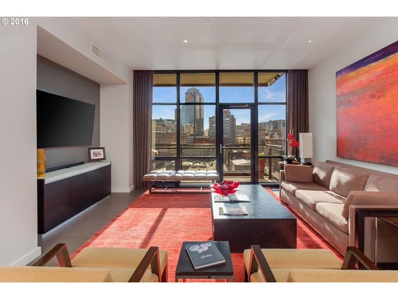 Building Photo - 1025 NW Couch St