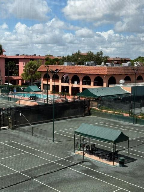 Building Photo - 610 Tennis Club Dr