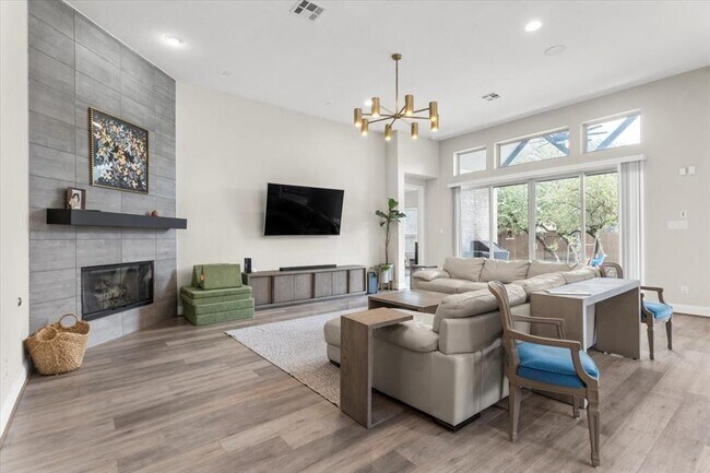 Building Photo - 1504 Saddlespur Ln
