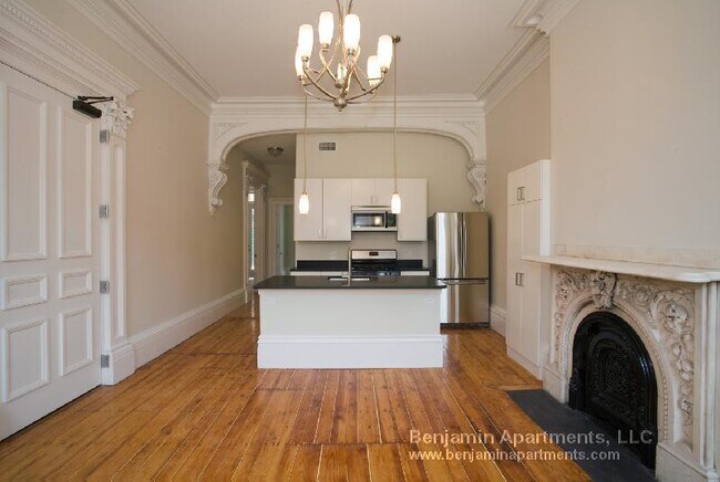 Building Photo - 658 Massachusetts Ave