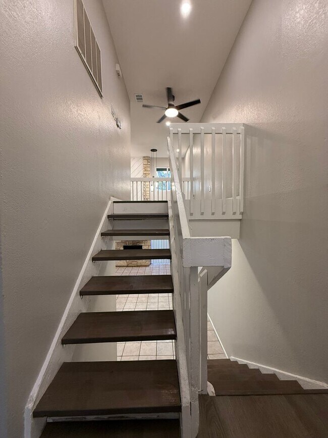 Building Photo - Yuhashi Properties1 (1606 Waterloo Trl)