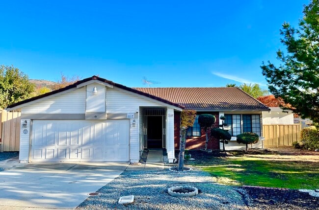 Building Photo - 3520 Pleasant Knl Dr