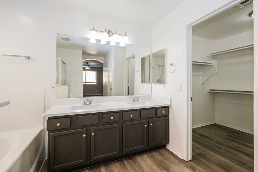 Building Photo - 9518 W Williams St