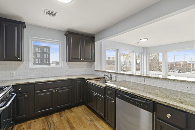 Building Photo - 42-48 Norfolk St