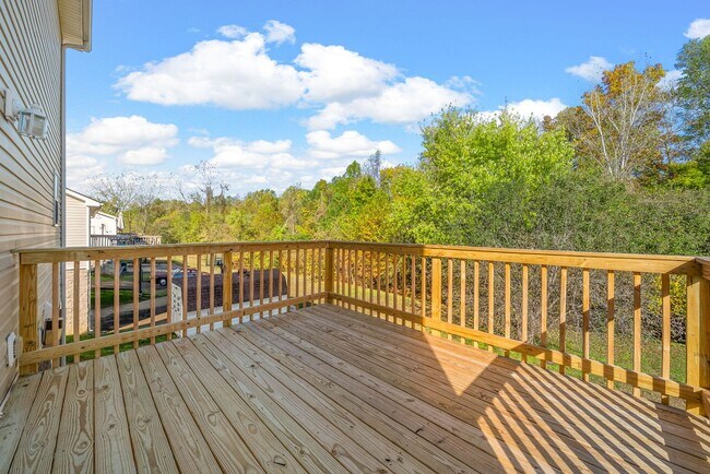 Building Photo - 3 Bedroom Pet Friendly Home For Rent Near Post!