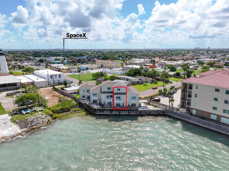 Building Photo - 404 N Tarnava St
