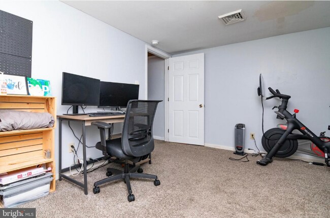 Building Photo - 44 Lexington Dr