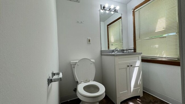 Building Photo - $2,100 | 4 Bedroom, 1.5 Bathroom Multi Flo...