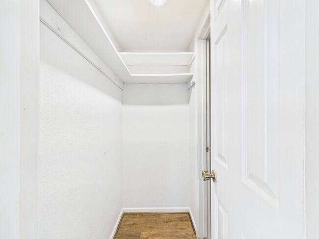 Building Photo - 107 Frederick Rd