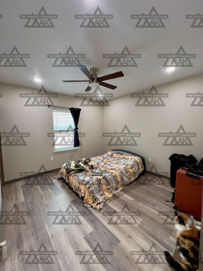 Building Photo - Beautiful 3-Bedroom, 2-Bath Home in North Pole / 2-Car Garage & Pet Friendly!