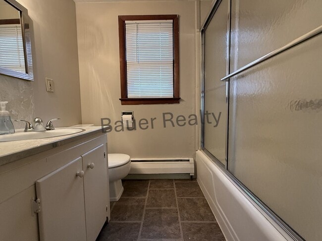 Building Photo - 4 Bedroom, Crestview School District