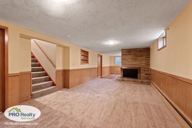 Building Photo - 3 Bedroom Home in Crystal
