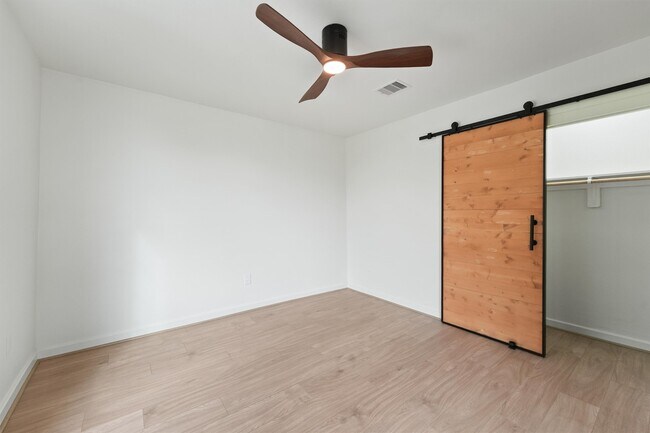 Building Photo - 4027 Ursuline St