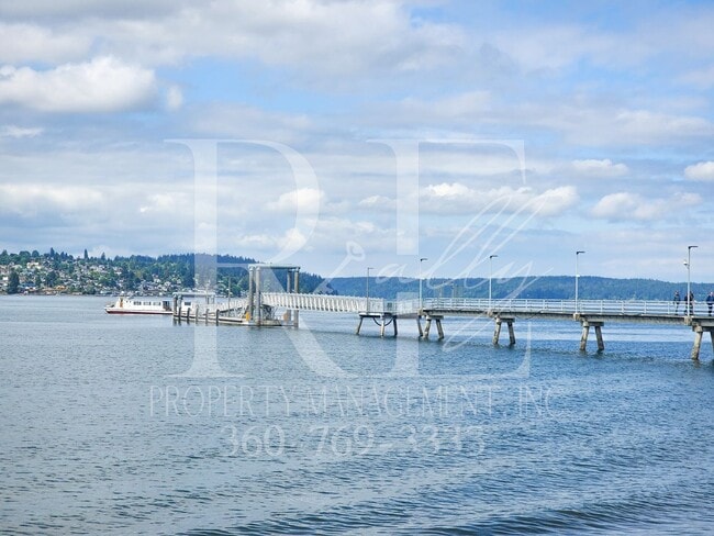 Building Photo - Remodel with Water View | 2BR Near Annapol...