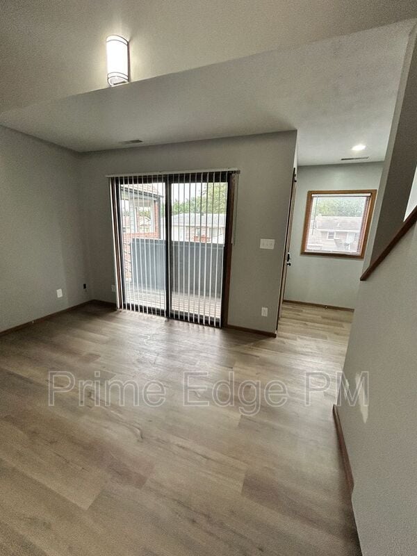 Building Photo - 1701 Ridgehaven Ct