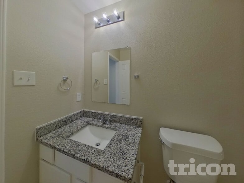 Building Photo - 12417 Worthington Ln