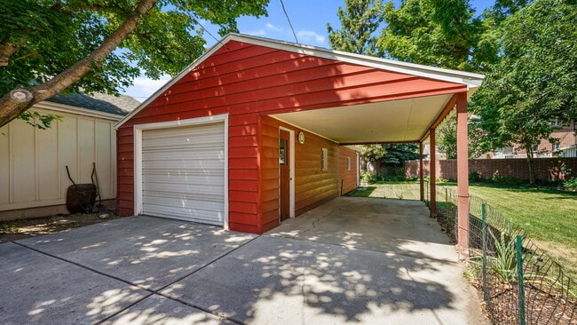 Building Photo - 1275 E Lavon Dr