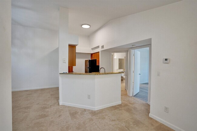 Building Photo - 1050 Crystal Way