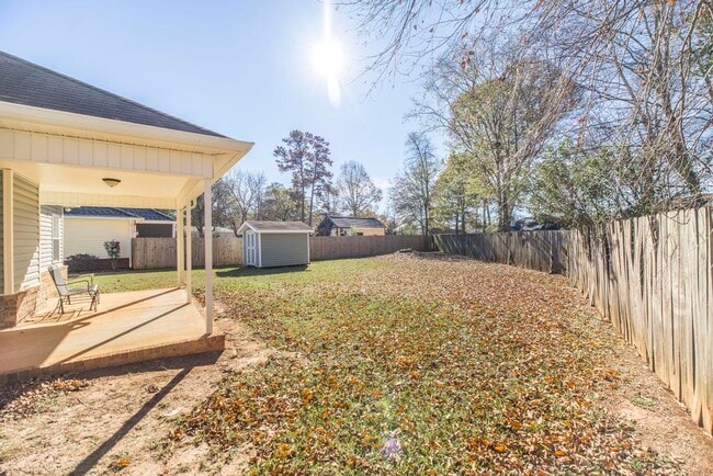 Building Photo - 102 Summerstone Bend