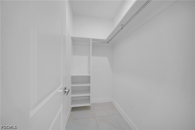 Building Photo - 24 Chiquita Blvd S