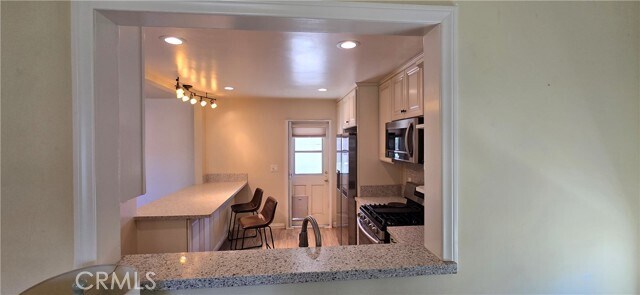 Building Photo - 3244 Hackett Ave