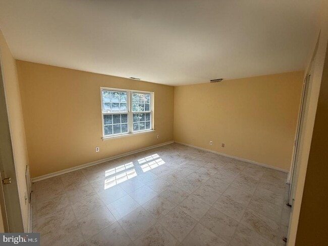 Building Photo - 922 Montgomery Ave