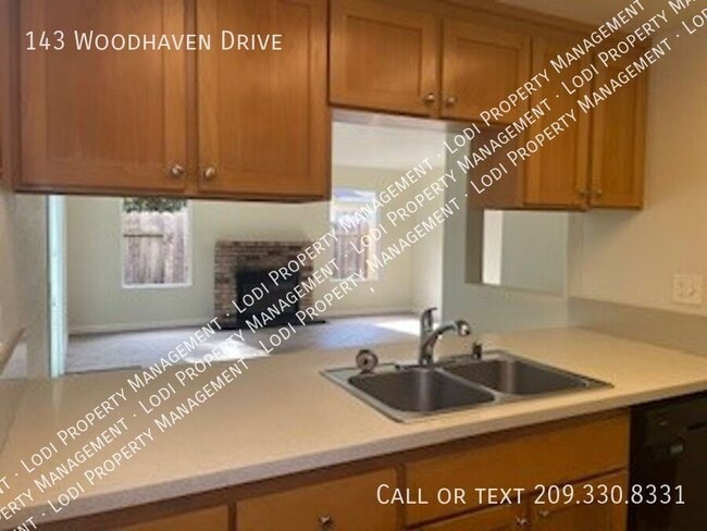 Building Photo - 143 Woodhaven Dr