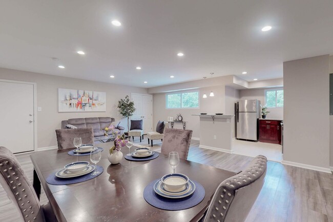 Interior Photo - 1403 Wentworth Ave