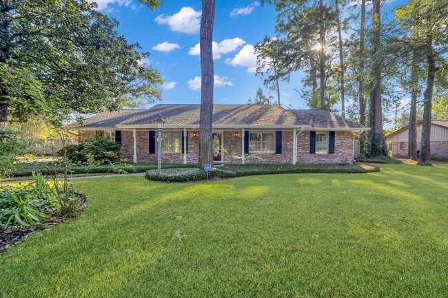 Building Photo - 26926 Maplewood Dr