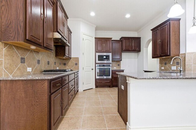 Building Photo - 15004 Iveans Way