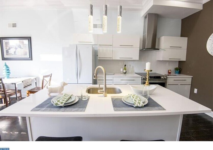 Building Photo - 1213 Noble St