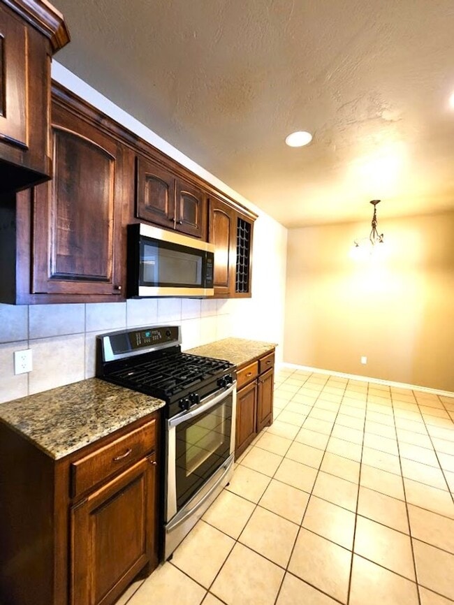 Building Photo - 13707 Oxford Dr