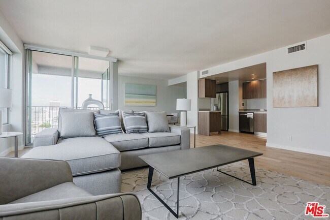 Building Photo - 3458 W 7th St