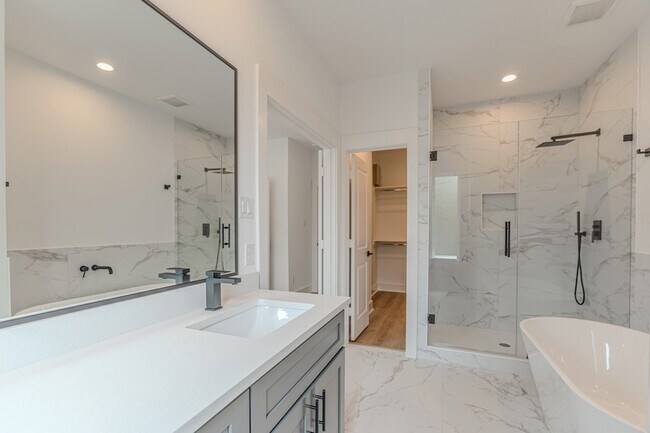 Building Photo - 7707 Inwood Grv Ln